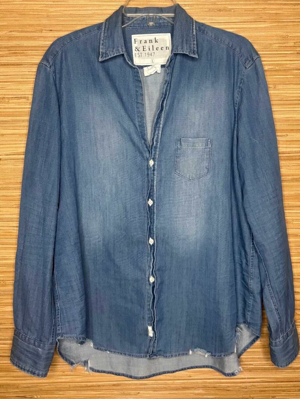 Frank & Eileen Eileen Denim Relaxed Fit Button-Down Shirt Size Large - Picture 5 of 15